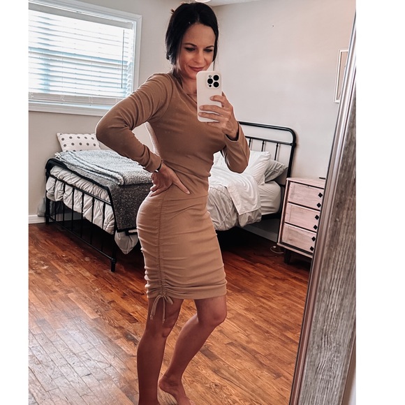vici mocha ribbed ruched sides dress - Picture 3 of 7